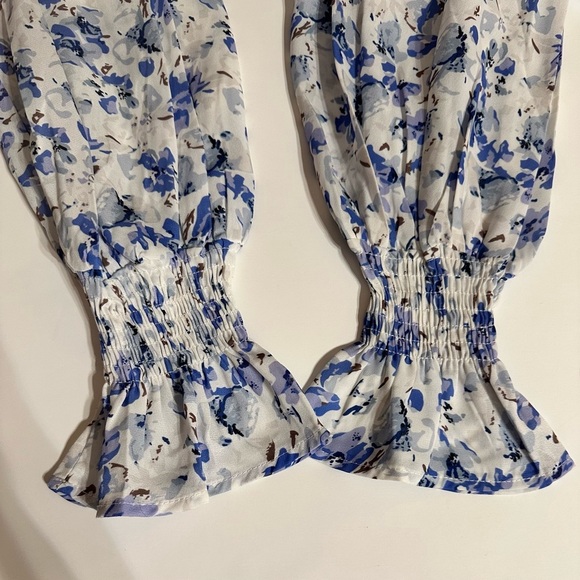 Bohemian Blue And White Women’s Blouse With Bell Sleeves Size Medium Buttons Tie - Picture 10 of 13